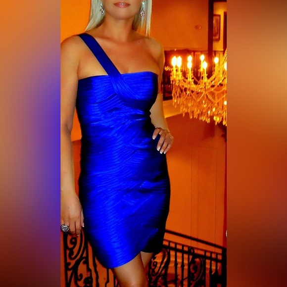BCBG Max one shoulder bandage dress! - Picture 3 of 3